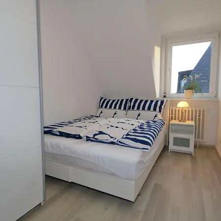 Watthaus-3-gemuetliche-dachgeschosswohnung-fuer-3-personen Lejlighed Sylt